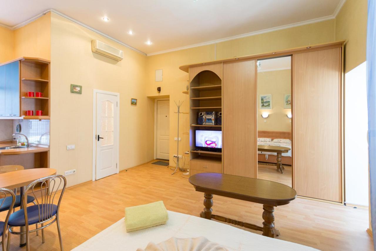 Central Area Apartments Kiev Buitenkant foto