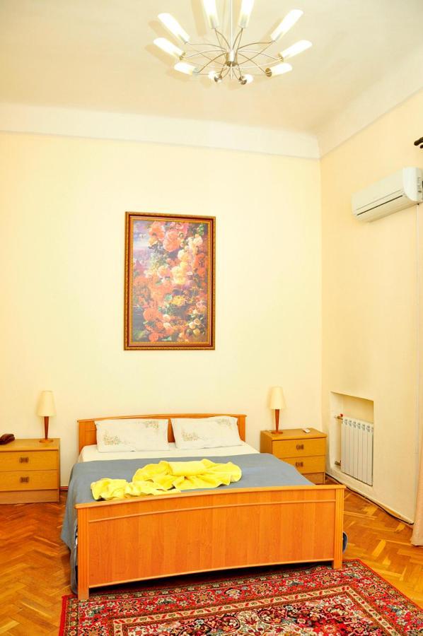 Central Area Apartments Kiev Buitenkant foto